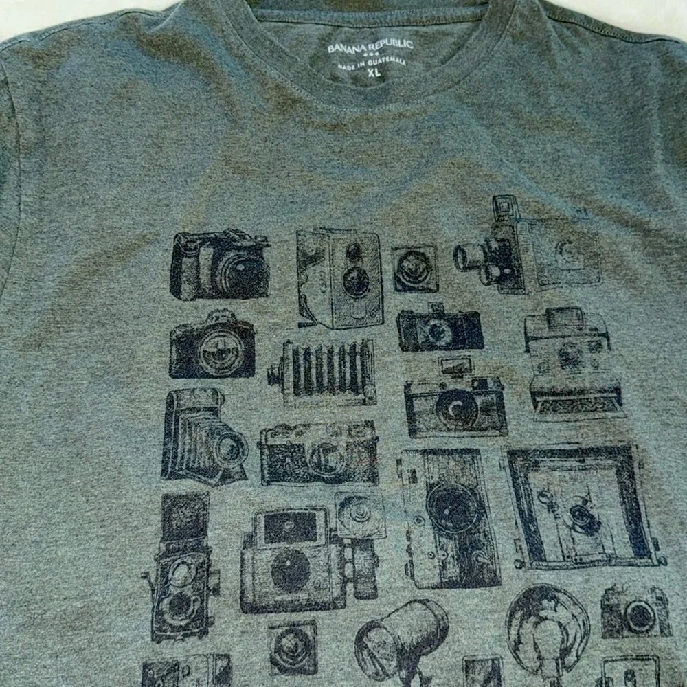 Banana Republic Dark‎ Green Graphic Tee XL
